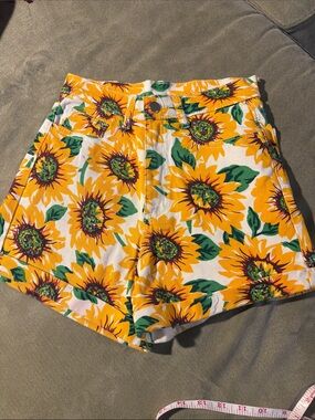 High-Waist Sunflower Print Shorts - Yellow